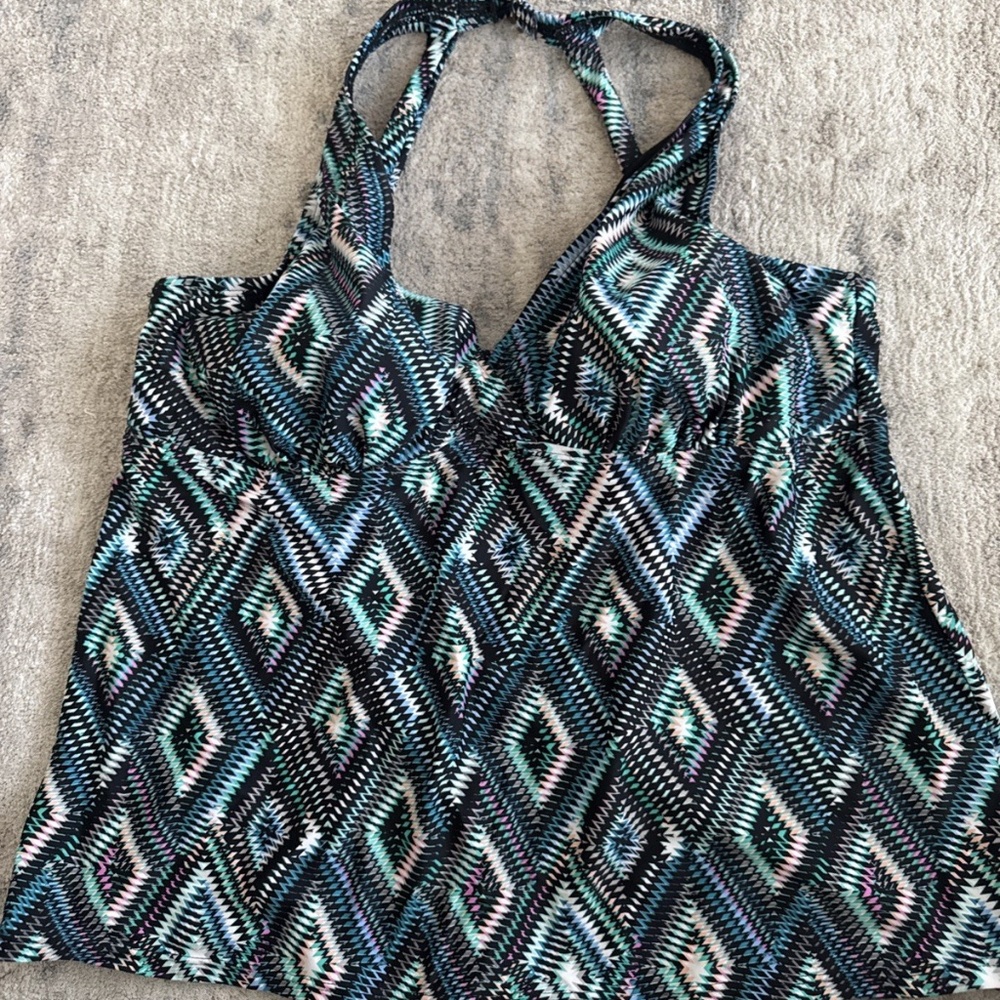 Island Escape Tankini Top - Size 20